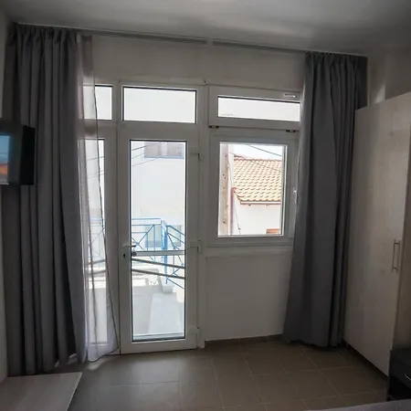 Antonis Appartement *